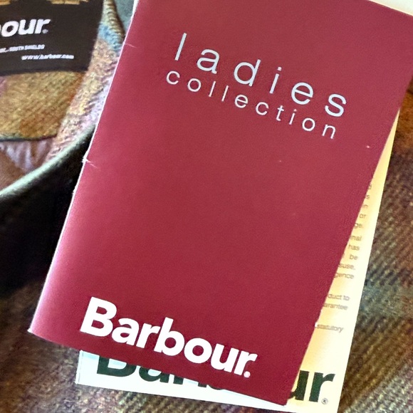 Barbour Tweed Hunting Jacket.  NWT !!! - Picture 9 of 16